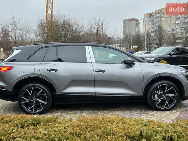 Серый Ауди Q5 e-tron, объемом двигателя 0 л и пробегом 1 тыс. км за 40500 $, фото 7 на Automoto.ua