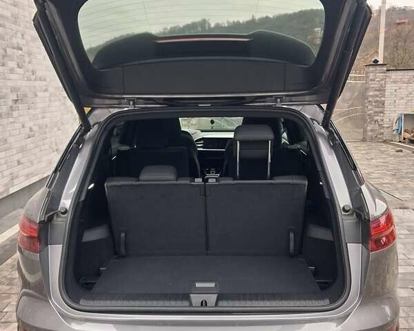 Серый Ауди Q5 e-tron, объемом двигателя 0 л и пробегом 1 тыс. км за 41999 $, фото 27 на Automoto.ua