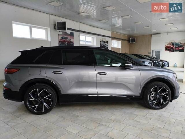 Сірий Ауді Q5 e-tron, об'ємом двигуна 0 л та пробігом 1 тис. км за 42000 $, фото 5 на Automoto.ua