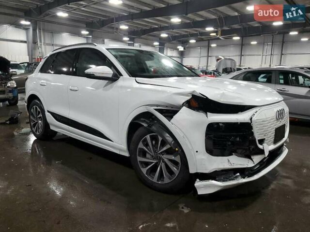 Белый Ауди Q6 e-tron, объемом двигателя 0 л и пробегом 20 тыс. км за 26000 $, фото 2 на Automoto.ua