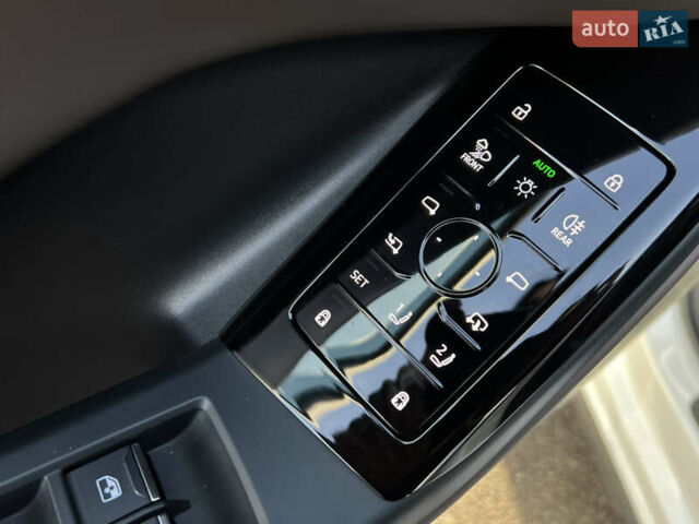 Белый Ауди Q6 e-tron, объемом двигателя 0 л и пробегом 13 тыс. км за 77300 $, фото 20 на Automoto.ua