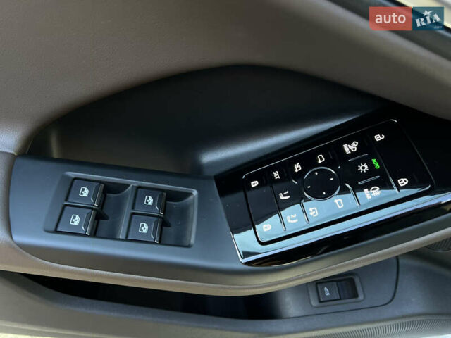 Белый Ауди Q6 e-tron, объемом двигателя 0 л и пробегом 13 тыс. км за 77300 $, фото 19 на Automoto.ua