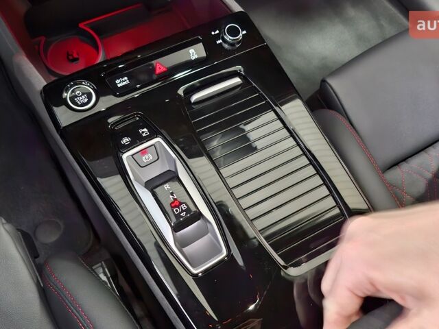 купить новое авто Ауди Q6 e-tron 2025 года от официального дилера Порше Захід Ауди фото