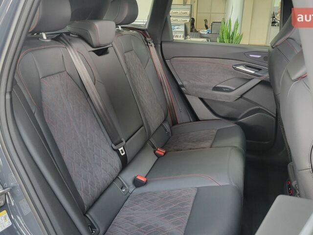 Ауди Q6 e-tron, объемом двигателя 0 л и пробегом 0 тыс. км за 90147 $, фото 19 на Automoto.ua
