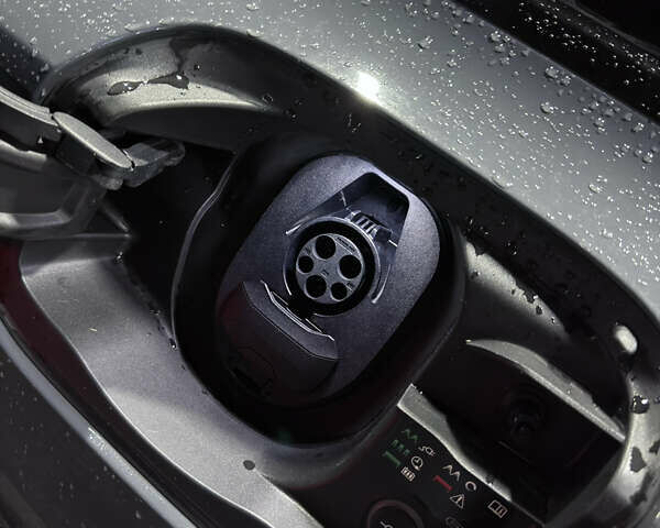 Серый Ауди Q6 e-tron, объемом двигателя 0 л и пробегом 1 тыс. км за 75000 $, фото 37 на Automoto.ua