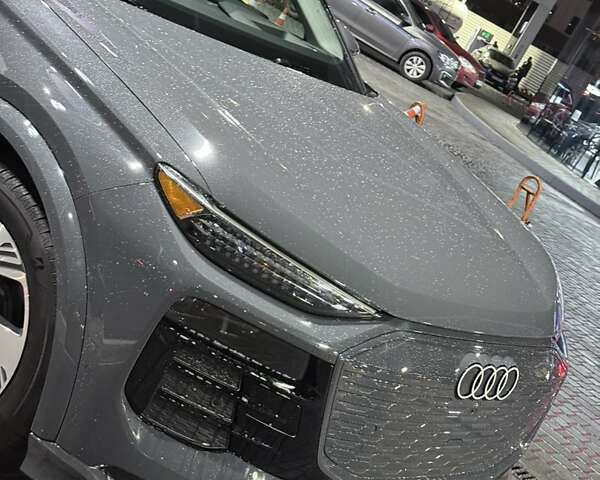 Серый Ауди Q6 e-tron, объемом двигателя 0 л и пробегом 1 тыс. км за 75000 $, фото 25 на Automoto.ua