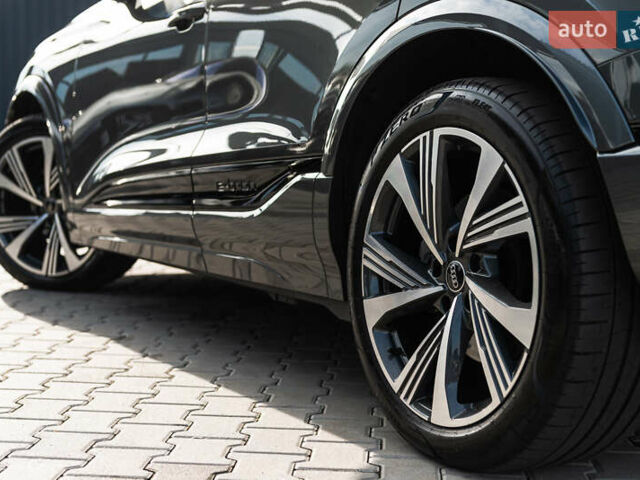 Серый Ауди Q6 e-tron, объемом двигателя 0 л и пробегом 21 тыс. км за 77000 $, фото 8 на Automoto.ua