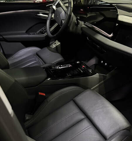 Серый Ауди Q6 e-tron, объемом двигателя 0 л и пробегом 1 тыс. км за 75000 $, фото 40 на Automoto.ua