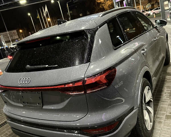 Серый Ауди Q6 e-tron, объемом двигателя 0 л и пробегом 1 тыс. км за 75000 $, фото 12 на Automoto.ua