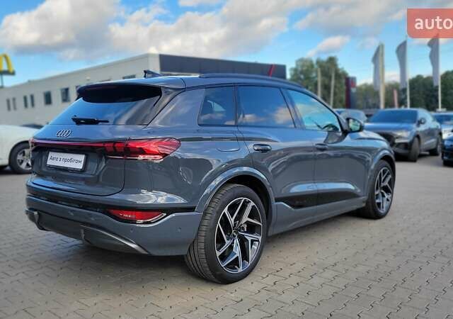 Сірий Ауді Q6 e-tron, об'ємом двигуна 0 л та пробігом 6 тис. км за 79700 $, фото 3 на Automoto.ua