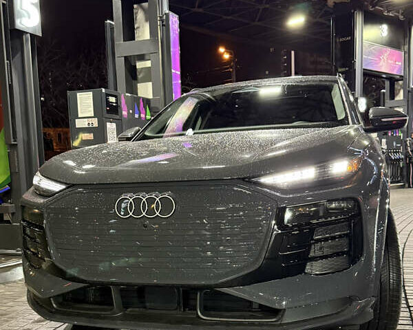 Серый Ауди Q6 e-tron, объемом двигателя 0 л и пробегом 1 тыс. км за 75000 $, фото 16 на Automoto.ua