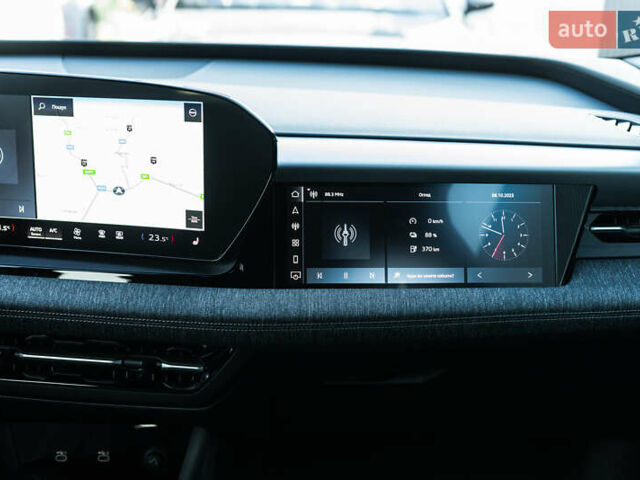 Серый Ауди Q6 e-tron, объемом двигателя 0 л и пробегом 21 тыс. км за 77000 $, фото 24 на Automoto.ua