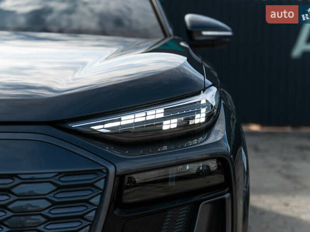 Серый Ауди Q6 e-tron, объемом двигателя 0 л и пробегом 21 тыс. км за 77000 $, фото 5 на Automoto.ua