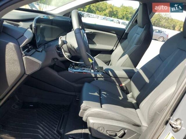 Серый Ауди Q6 e-tron, объемом двигателя 0 л и пробегом 2 тыс. км за 13000 $, фото 6 на Automoto.ua