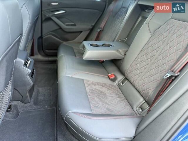 Синий Ауди Q6 e-tron, объемом двигателя 0 л и пробегом 8 тыс. км за 76500 $, фото 61 на Automoto.ua