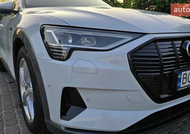 Білий Ауді Q7 e-tron, об'ємом двигуна 0 л та пробігом 30 тис. км за 41581 $, фото 2 на Automoto.ua