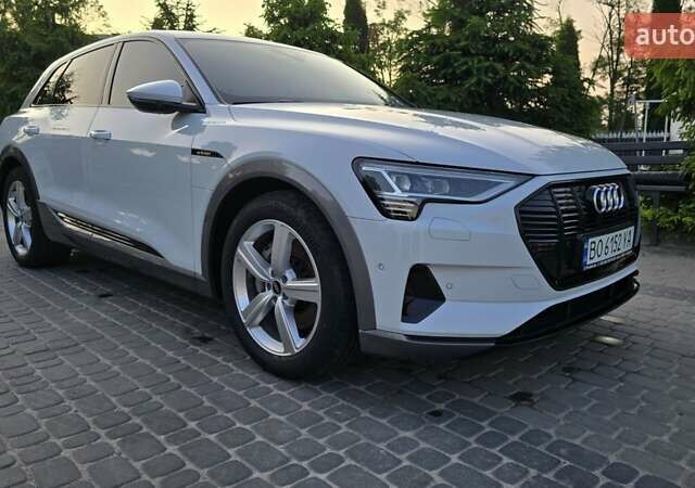 Білий Ауді Q7 e-tron, об'ємом двигуна 0 л та пробігом 30 тис. км за 41581 $, фото 3 на Automoto.ua