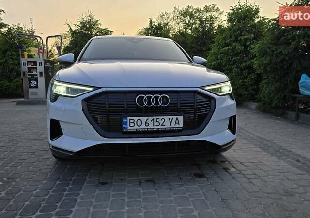 Білий Ауді Q7 e-tron, об'ємом двигуна 0 л та пробігом 30 тис. км за 41581 $, фото 16 на Automoto.ua
