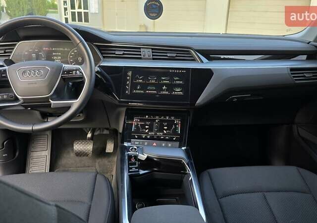 Білий Ауді Q7 e-tron, об'ємом двигуна 0 л та пробігом 30 тис. км за 41581 $, фото 14 на Automoto.ua