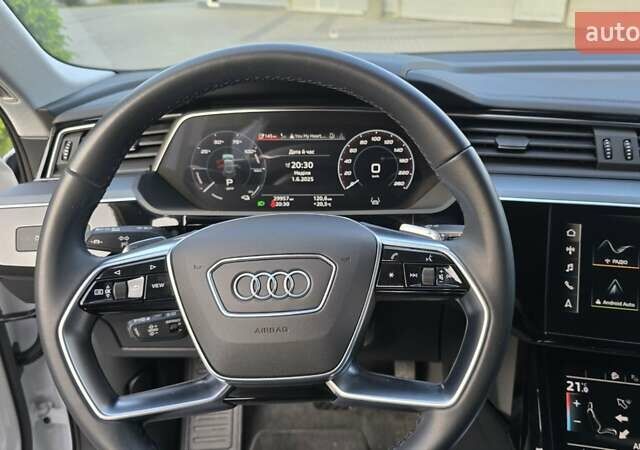 Білий Ауді Q7 e-tron, об'ємом двигуна 0 л та пробігом 30 тис. км за 41581 $, фото 13 на Automoto.ua