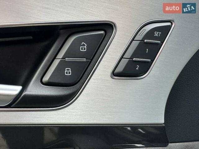 Черный Ауди Q7 e-tron, объемом двигателя 3 л и пробегом 223 тыс. км за 39999 $, фото 19 на Automoto.ua