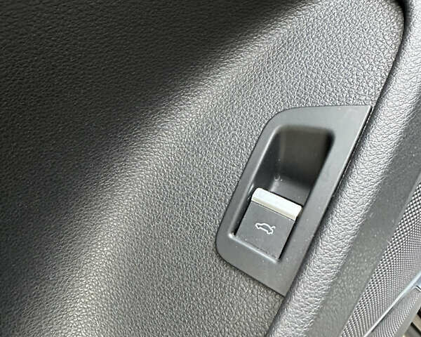 Черный Ауди Q7 e-tron, объемом двигателя 3 л и пробегом 223 тыс. км за 39999 $, фото 17 на Automoto.ua