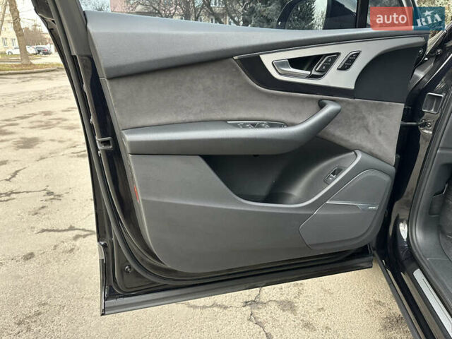 Черный Ауди Q7 e-tron, объемом двигателя 3 л и пробегом 223 тыс. км за 39999 $, фото 14 на Automoto.ua