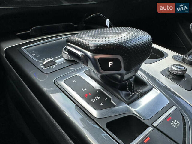 Черный Ауди Q7 e-tron, объемом двигателя 3 л и пробегом 223 тыс. км за 39999 $, фото 42 на Automoto.ua