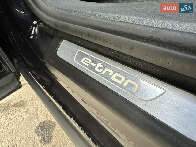 Черный Ауди Q7 e-tron, объемом двигателя 3 л и пробегом 223 тыс. км за 39999 $, фото 53 на Automoto.ua
