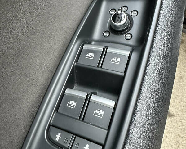 Черный Ауди Q7 e-tron, объемом двигателя 3 л и пробегом 223 тыс. км за 39999 $, фото 18 на Automoto.ua