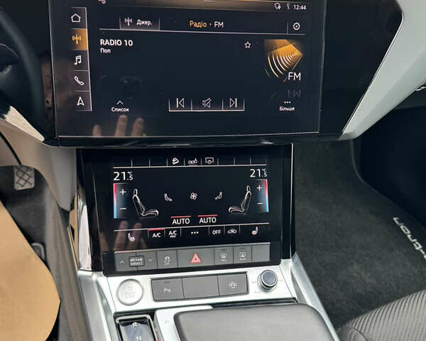 Черный Ауди Q7 e-tron, объемом двигателя 0 л и пробегом 160 тыс. км за 24975 $, фото 29 на Automoto.ua
