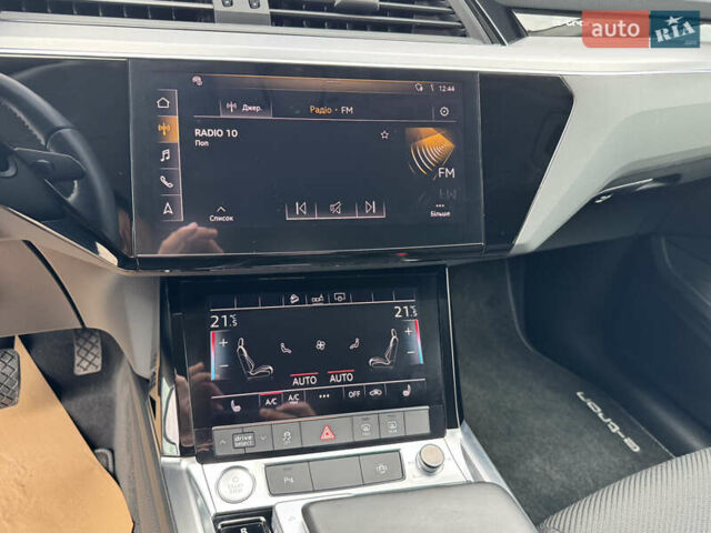 Черный Ауди Q7 e-tron, объемом двигателя 0 л и пробегом 160 тыс. км за 24975 $, фото 28 на Automoto.ua