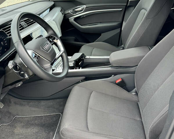 Черный Ауди Q7 e-tron, объемом двигателя 0 л и пробегом 160 тыс. км за 24975 $, фото 30 на Automoto.ua