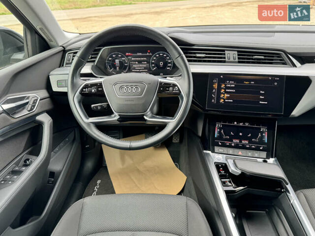 Черный Ауди Q7 e-tron, объемом двигателя 0 л и пробегом 160 тыс. км за 24975 $, фото 20 на Automoto.ua