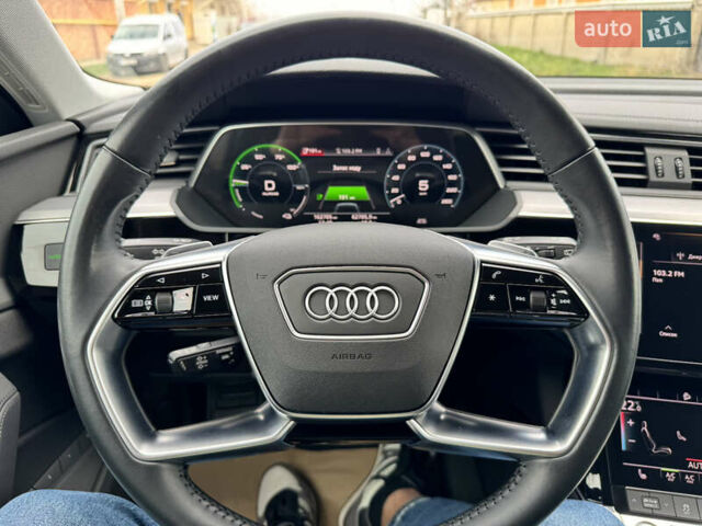 Черный Ауди Q7 e-tron, объемом двигателя 0 л и пробегом 160 тыс. км за 24975 $, фото 35 на Automoto.ua