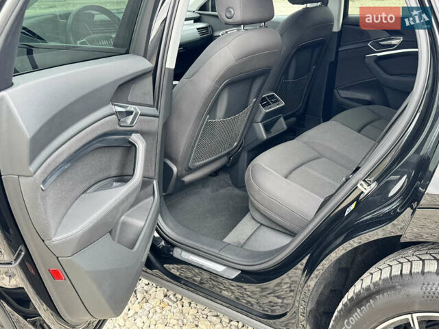Черный Ауди Q7 e-tron, объемом двигателя 0 л и пробегом 160 тыс. км за 24975 $, фото 19 на Automoto.ua
