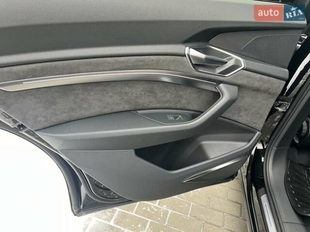 Черный Ауди Q7 e-tron, объемом двигателя 0 л и пробегом 40 тыс. км за 37800 $, фото 14 на Automoto.ua