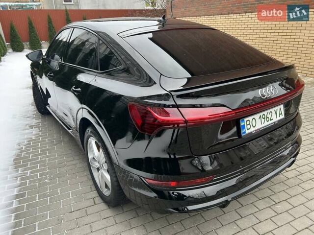 Черный Ауди Q7 e-tron, объемом двигателя 0 л и пробегом 40 тыс. км за 37800 $, фото 8 на Automoto.ua