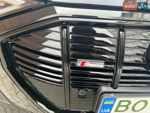 Черный Ауди Q7 e-tron, объемом двигателя 0 л и пробегом 40 тыс. км за 37800 $, фото 5 на Automoto.ua