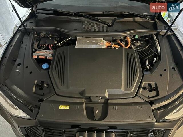 Черный Ауди Q7 e-tron, объемом двигателя 0 л и пробегом 40 тыс. км за 37800 $, фото 23 на Automoto.ua