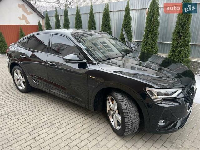 Черный Ауди Q7 e-tron, объемом двигателя 0 л и пробегом 40 тыс. км за 37800 $, фото 6 на Automoto.ua