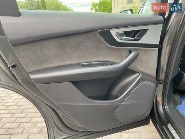 Серый Ауди Q7 e-tron, объемом двигателя 3 л и пробегом 313 тыс. км за 39900 $, фото 6 на Automoto.ua