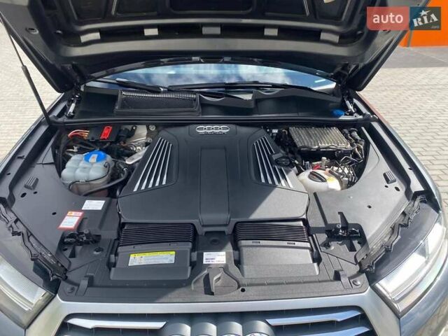 Серый Ауди Q7 e-tron, объемом двигателя 3 л и пробегом 313 тыс. км за 39900 $, фото 47 на Automoto.ua