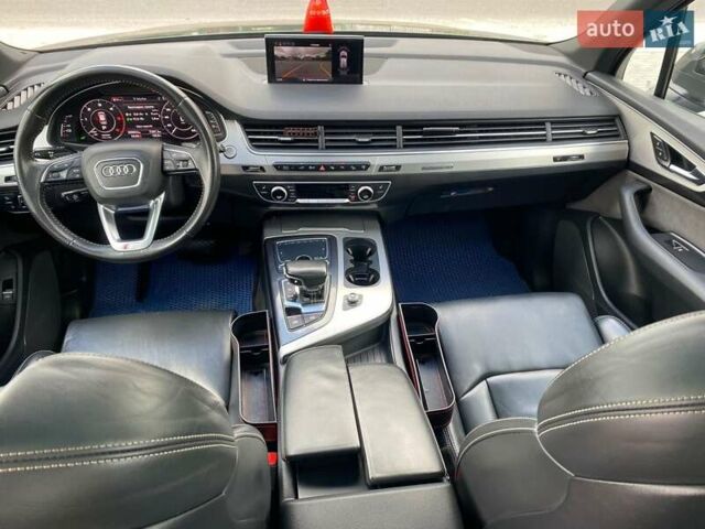 Серый Ауди Q7 e-tron, объемом двигателя 3 л и пробегом 313 тыс. км за 39900 $, фото 9 на Automoto.ua