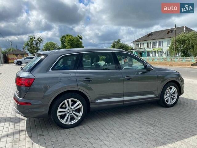 Серый Ауди Q7 e-tron, объемом двигателя 3 л и пробегом 313 тыс. км за 39900 $, фото 38 на Automoto.ua