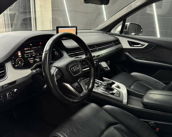 Серый Ауди Q7 e-tron, объемом двигателя 3 л и пробегом 297 тыс. км за 38000 $, фото 8 на Automoto.ua