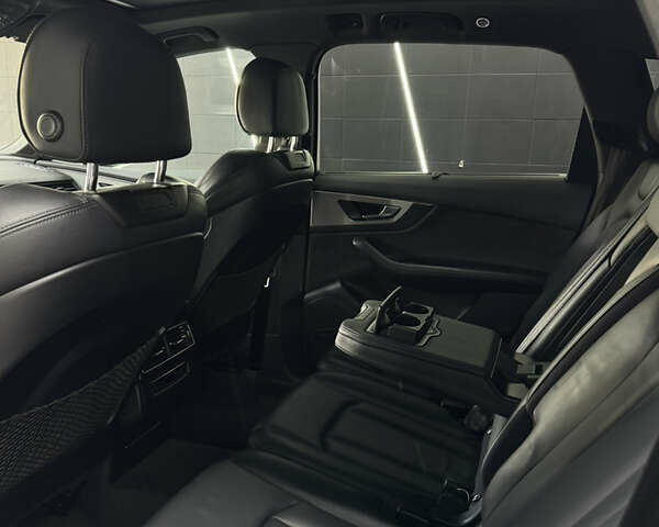 Серый Ауди Q7 e-tron, объемом двигателя 3 л и пробегом 297 тыс. км за 38000 $, фото 11 на Automoto.ua
