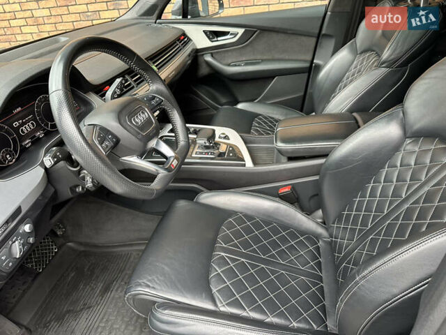 Серый Ауди Q7 e-tron, объемом двигателя 2.97 л и пробегом 180 тыс. км за 48500 $, фото 9 на Automoto.ua
