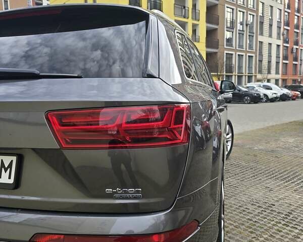 Серый Ауди Q7 e-tron, объемом двигателя 2.97 л и пробегом 210 тыс. км за 41200 $, фото 15 на Automoto.ua