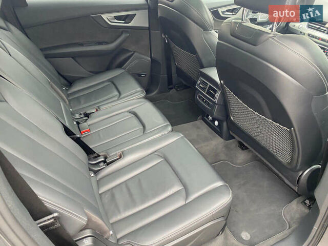 Серый Ауди Q7 e-tron, объемом двигателя 0 л и пробегом 219 тыс. км за 36800 $, фото 6 на Automoto.ua